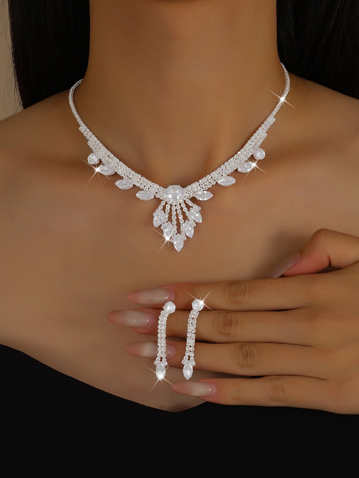 Amazon Hot Selling Jewelry Suit Necklace Earrings Bracelet All-match High-end Accessories Clavicle Chain Three-piece Set
