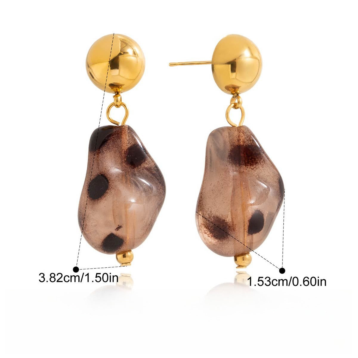 Light luxury and sophisticated titanium steel earrings for autumn and winter.