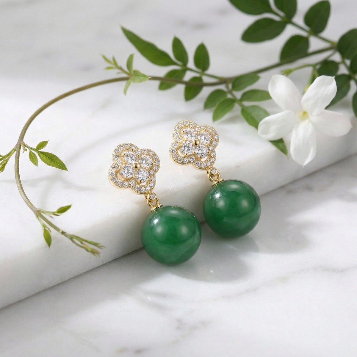 925 Sterling Silver Elegant Clover Motif Earrings with Shimmering Accents and Vibrant Green Drops