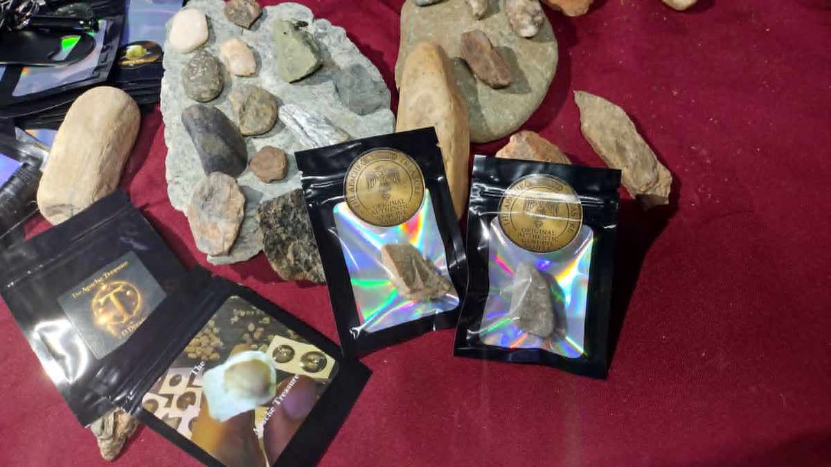 Ancient Indigenous Culture Armada Statues, Statuettes & Piece(s)