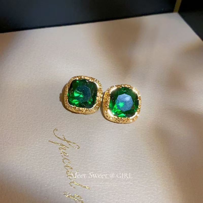 Silver Post Emerald Stud Earrings, Light Luxury Niche Unique Design, 2026 Hot Elegant Ear Jewelry