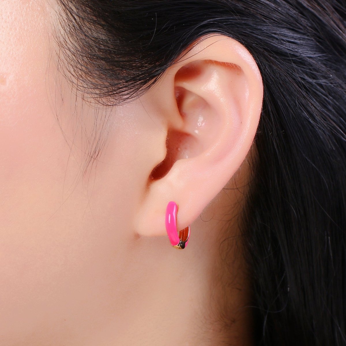Enamel Hoop Earrings • Colorful gold cartilage hoop • Dainty huggie hoop earrings Neon Blue Pink Green Orange Teal White Earring 15mm P-063~P-071