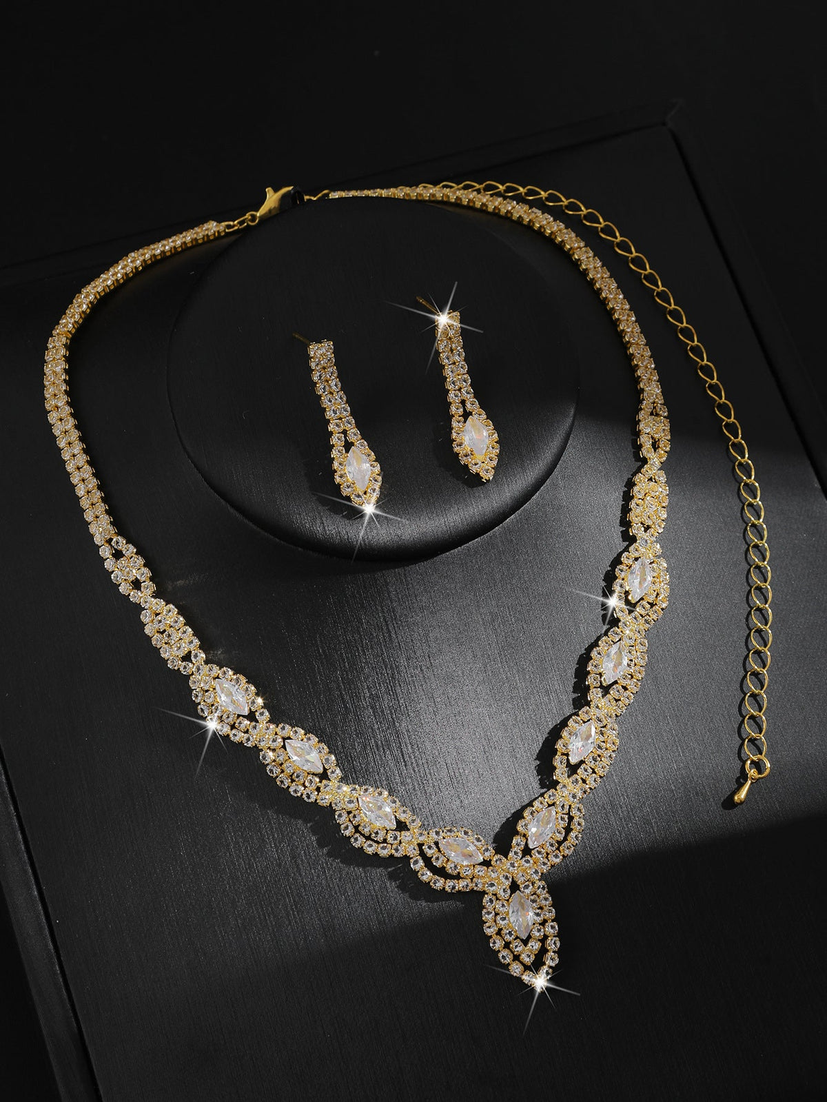 Women 2 Pcs Gold Tone Twisted Marquise Rhinestone Jewelry Set,Necklace And Dangle Earrings,Elegant Bridal Costume Accessories For Wedding Banquet Party Occasion