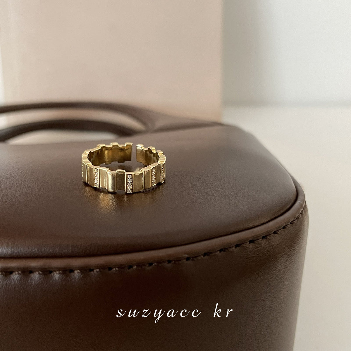 Women's Niche Design Gold Enamel Zircon Ring, INS Style, Vintage Fashion, Unique Versatile High-End Finger Ring
