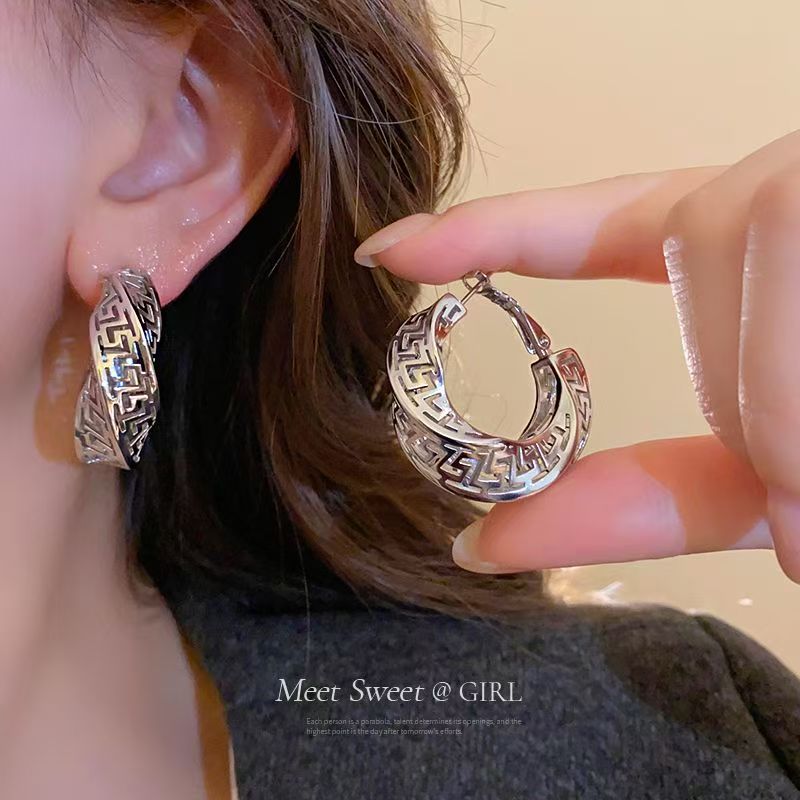 Silver Needle Twisted Hollow Hoop Earrings, European American Style, Unique Niche High-end Ear Jewelry For Women