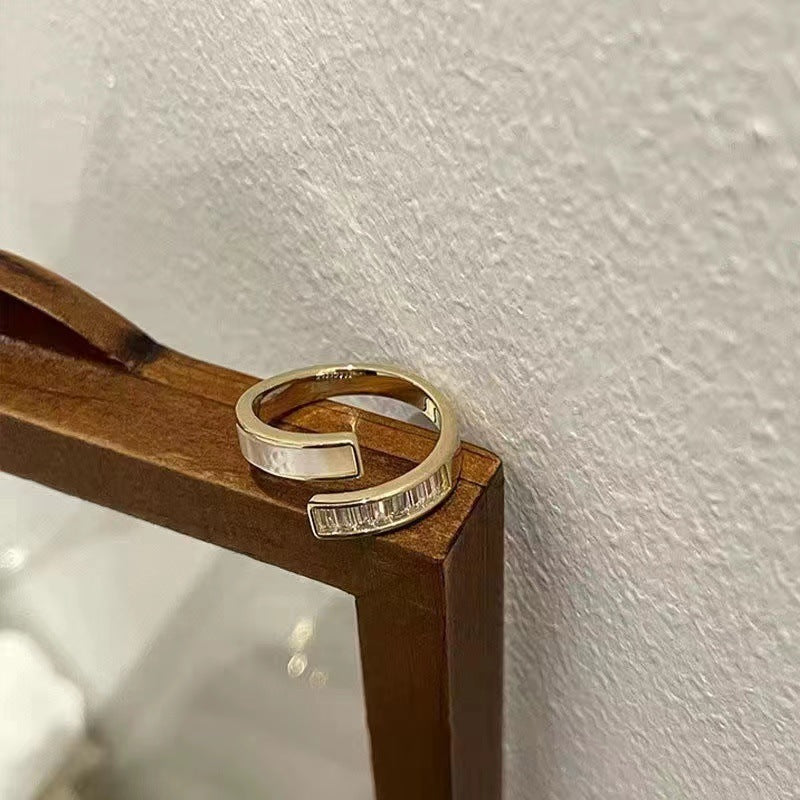 Women's Ring With High-End & Unique Design, Cold Minimalist Style, Japanese Light Luxury, European  American INS Trend, Emerald Ring