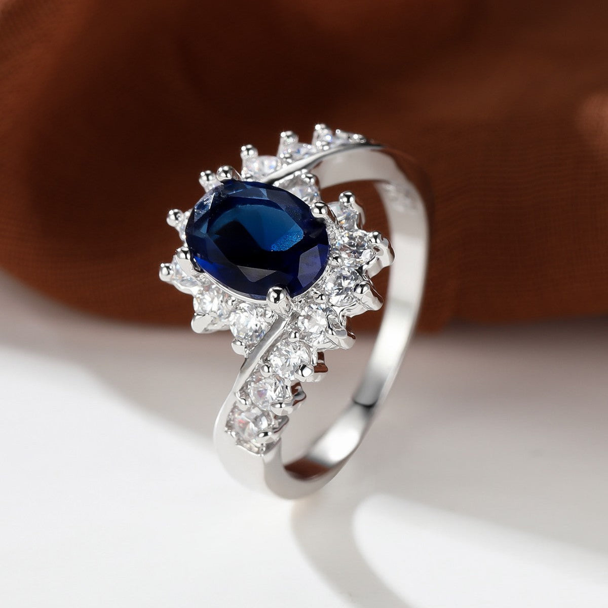 Fashionable Oval Purple Diamond-Encrusted Zircon Ring