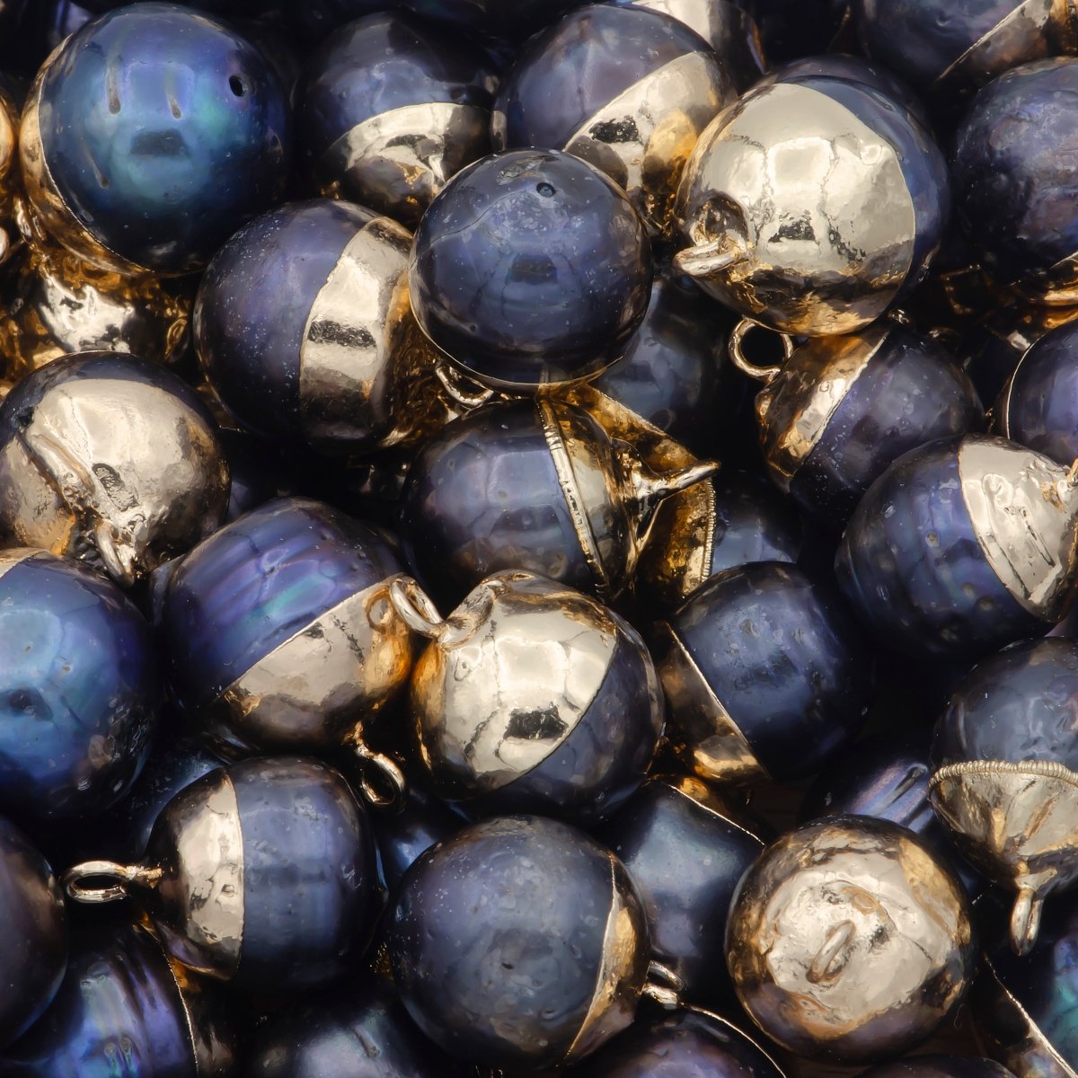 Freshwater Pearl Black Pearl Baroque Charm P-1819