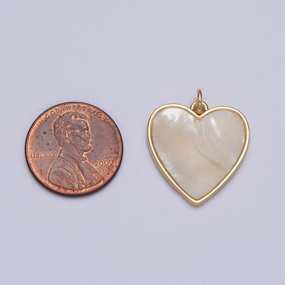 Gold 24.5mm Shell Pearl Minimalist Heart Charm | AC985