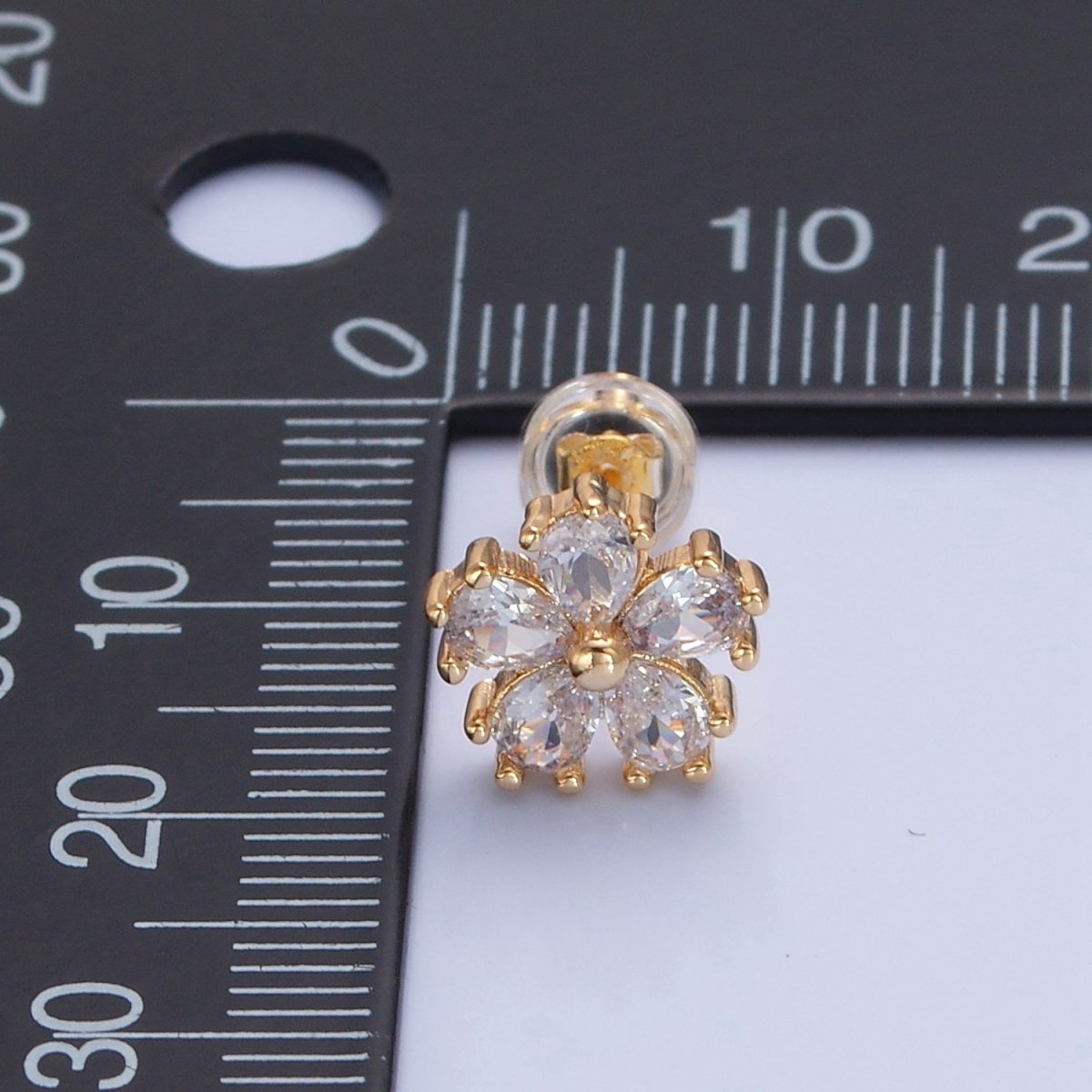 14K Gold Filled 10mm Clear CZ Teardrop Daisy Flower Stud Earrings | T463