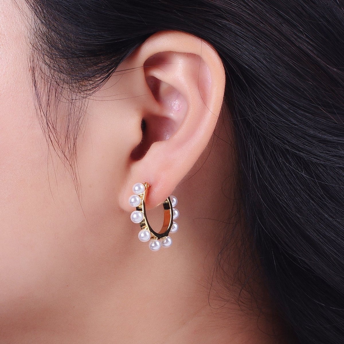 Gold Round Shell Pearl Lined Round 27mm Latch Earrings | AD-268