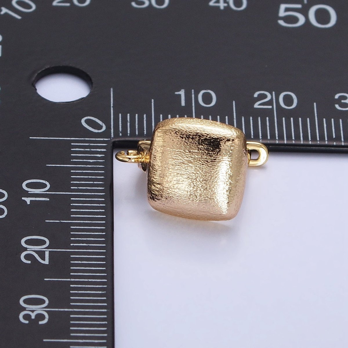 Gold Textured Chubby Square English Lock Open Loop Earrings Supply | Z-155