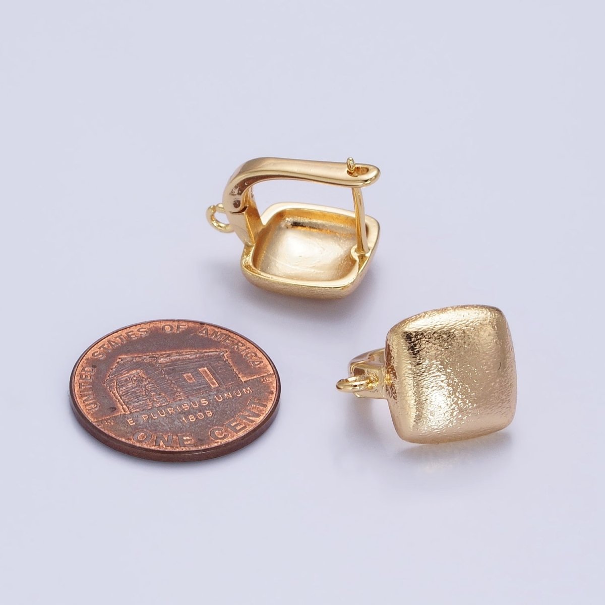 Gold Textured Chubby Square English Lock Open Loop Earrings Supply | Z-155
