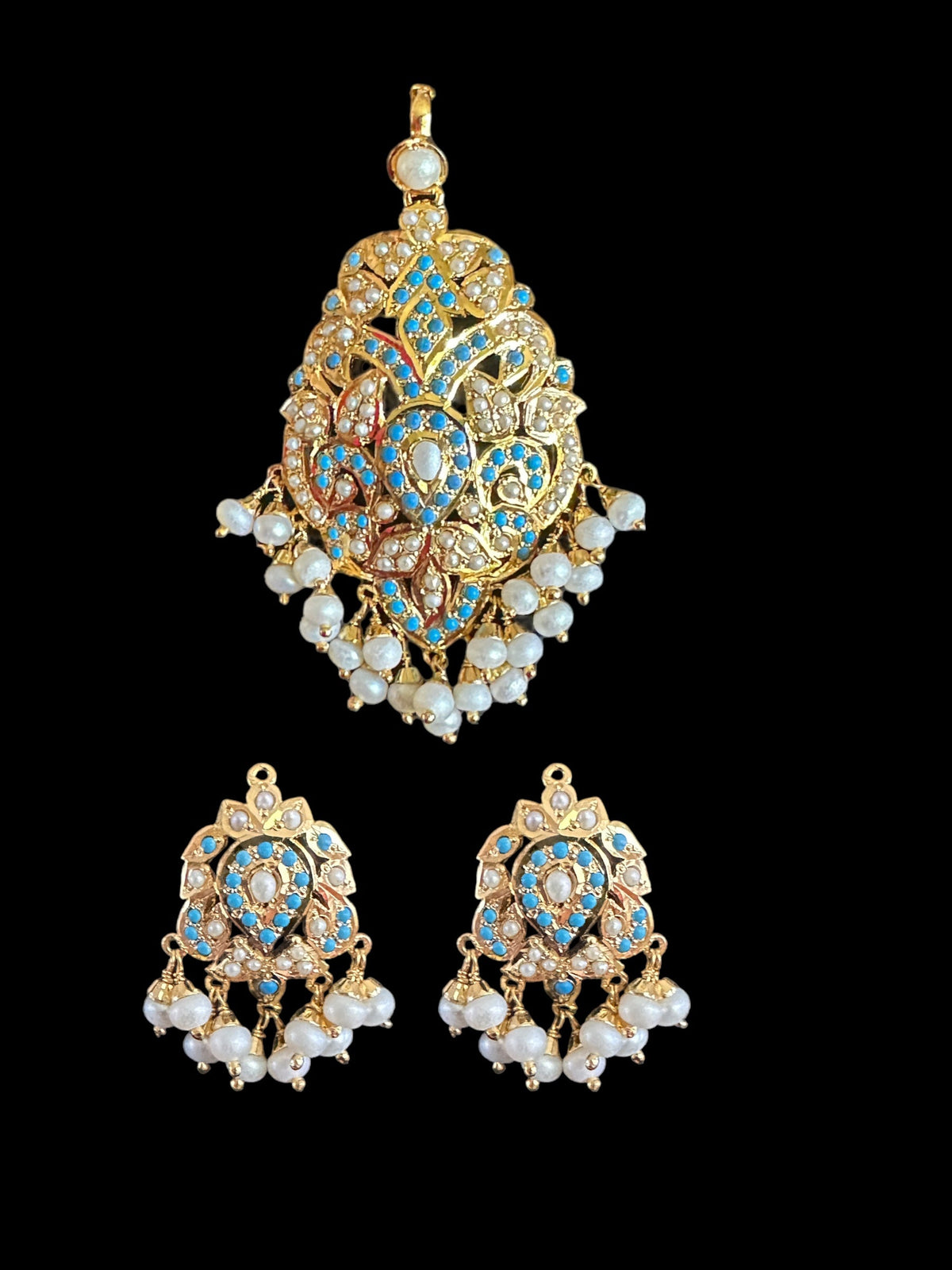 Feroza pearl gold plated silver pendant set with fresh water pearls ( SHIPS IN 5 WEEKS )