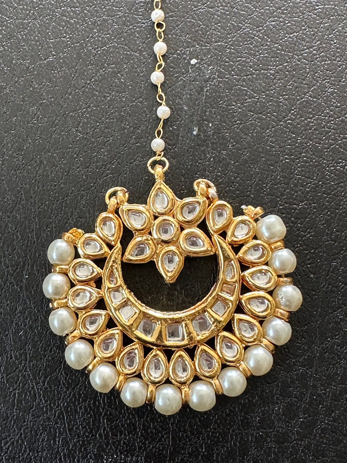 DJTK113  kundan meenakari tika  (READY TO SHIP  )