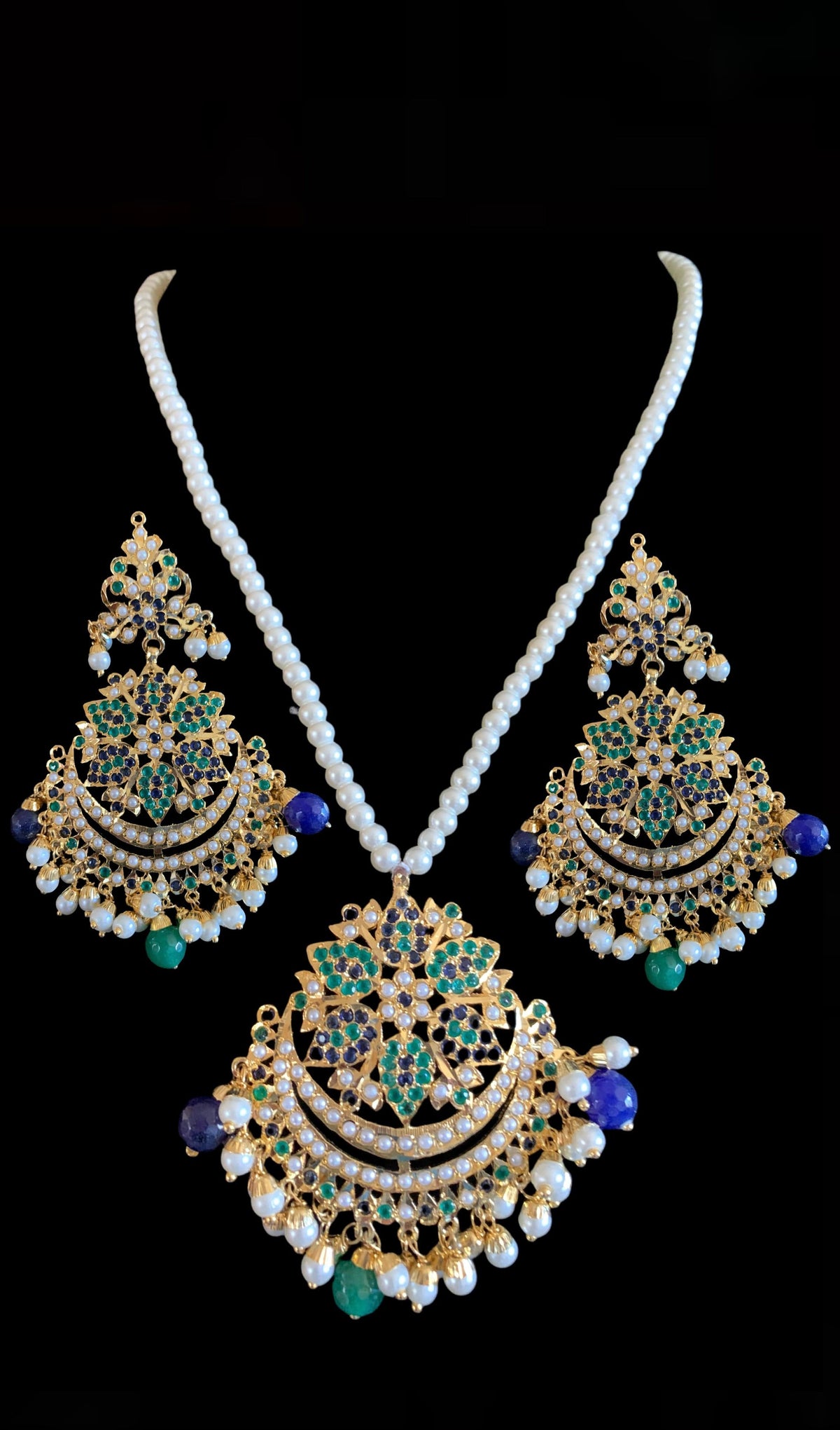 Mohini pendant set ( emerald sapphire   )READY TO SHIP