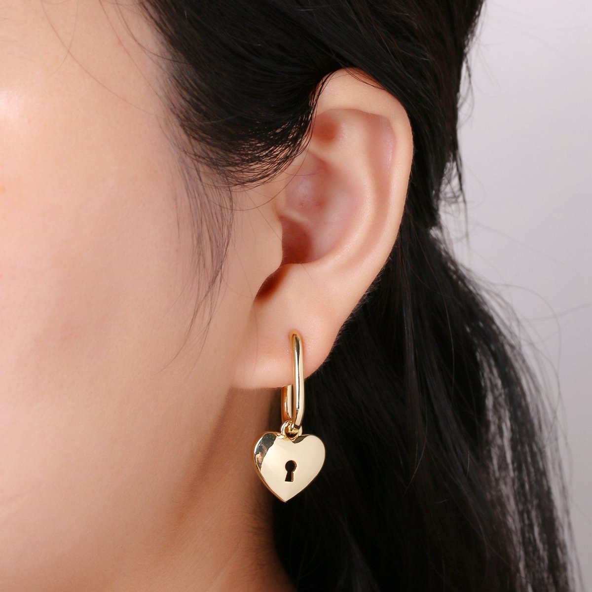 Lock gold earrings - Padlock hoop earrings - Huggie earrings - Padlock huggie hoops - Gold key hoops - key earrings Q-184