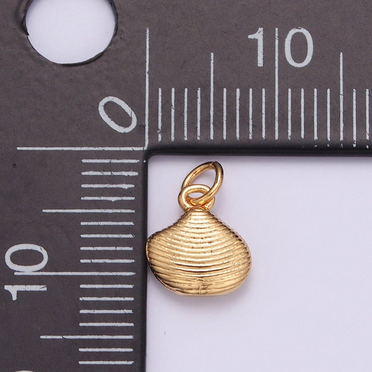 Mini Clam Shell Gold Charm For DIY Jewelry Making Summer Trend Jewelry | X-134
