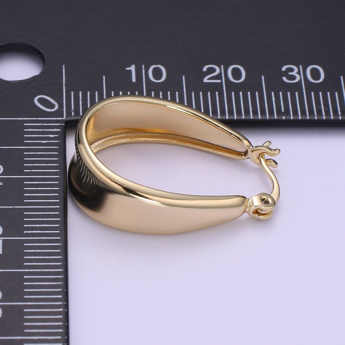 Gold chunky hoop earring 14k Gold Filled Earring hypoallergenic / gold hoop earrings / Bold hoops / thick hoop earrings for gift P-091